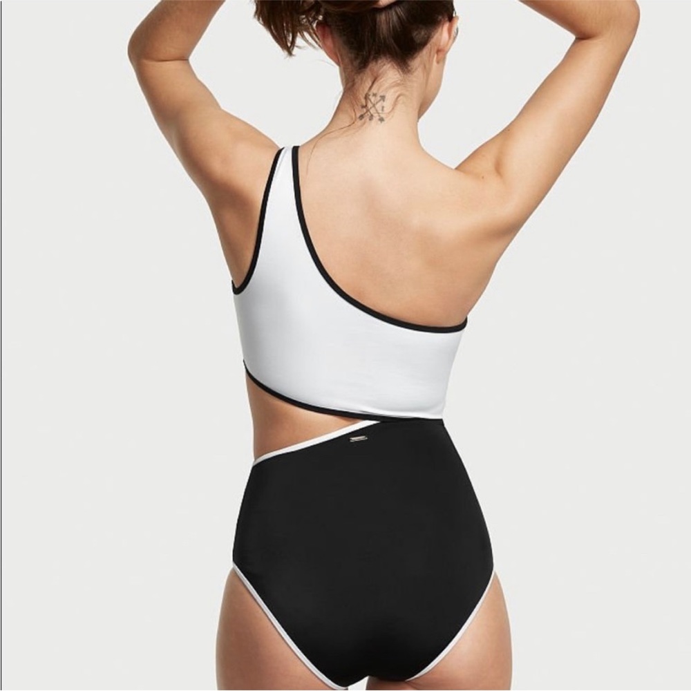 VICTORIA’s SECRET Essential Cutout One Piece One Shoulder Swimsuit small NEW NWT - Picture 2 of 5
